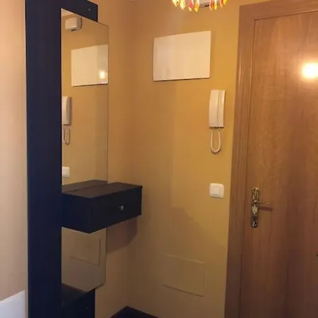 Amplio Y Acogedor Piso Con Garaje En Nueva アパート